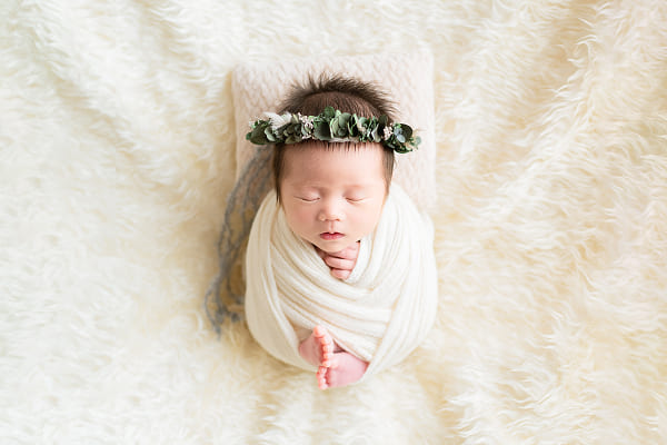 おくるみの子ども